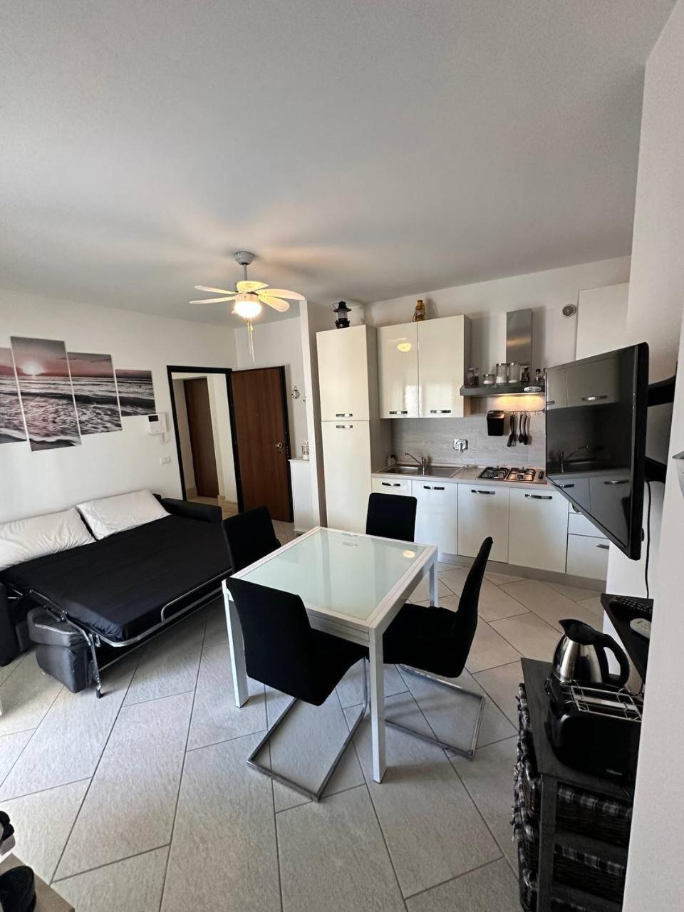 Un Passo Dal Mare Apartman Nettuno Kültér fotó